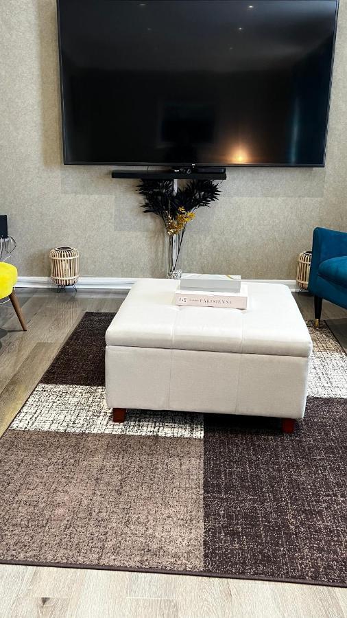 Cheerful 3 Bedroom Townhouse With Free Parking. Billericay Buitenkant foto